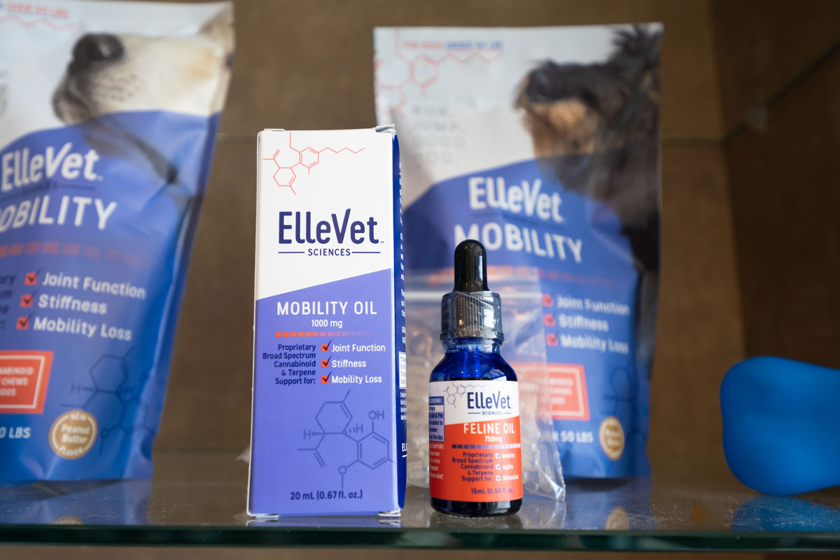 ElleVet-poduct-shot,-Daniel-Crotty-Photography